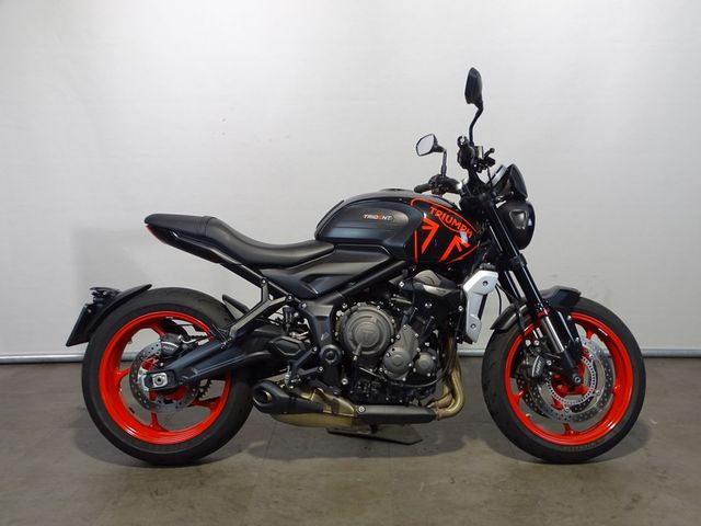 triumph - trident-660