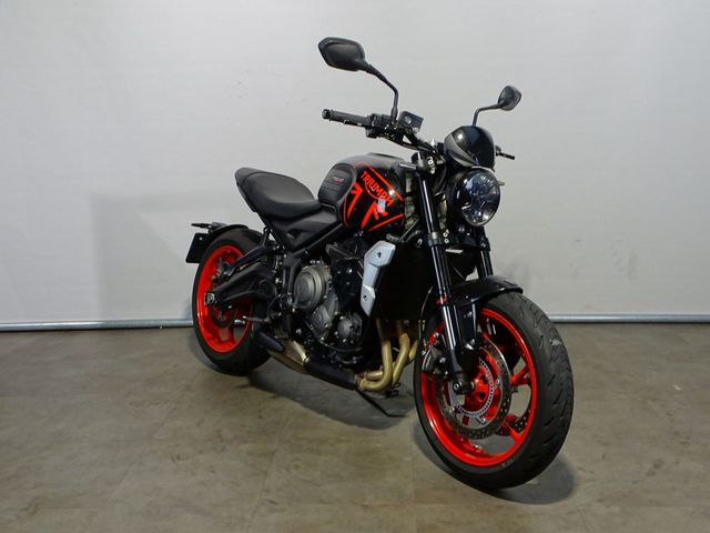 triumph - trident-660
