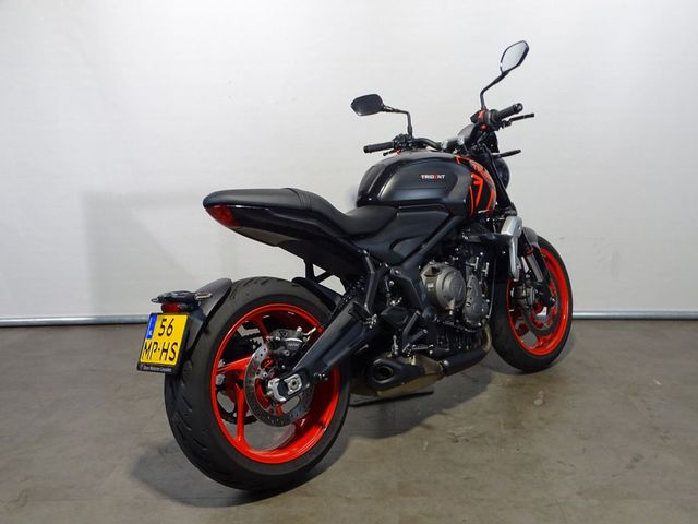 triumph - trident-660