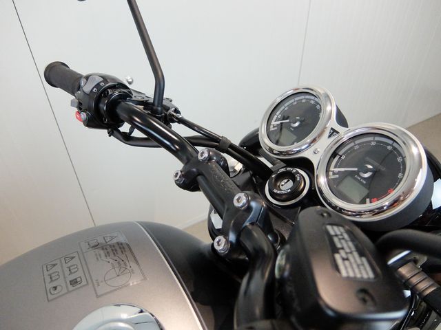 triumph - bonneville-t-120-black