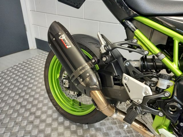 kawasaki - z900