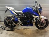 SUZUKI GSR 750