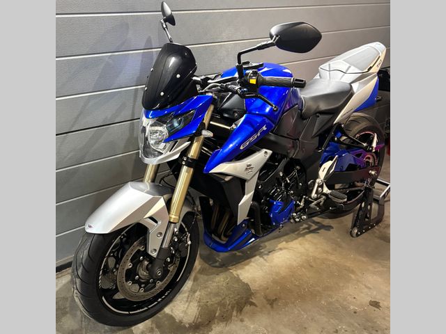 suzuki - gsr-750