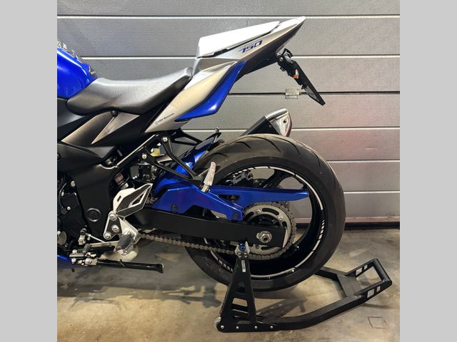 suzuki - gsr-750