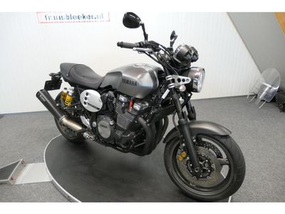 YAMAHA XJR 1300 – foto 2