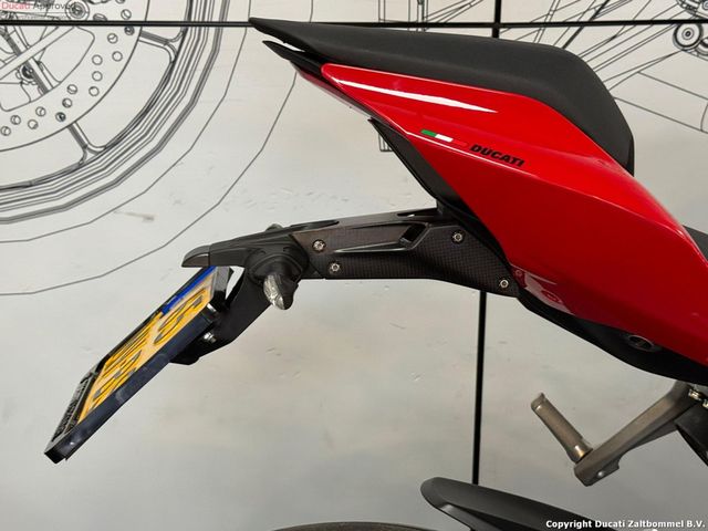 ducati - streetfighter-v2