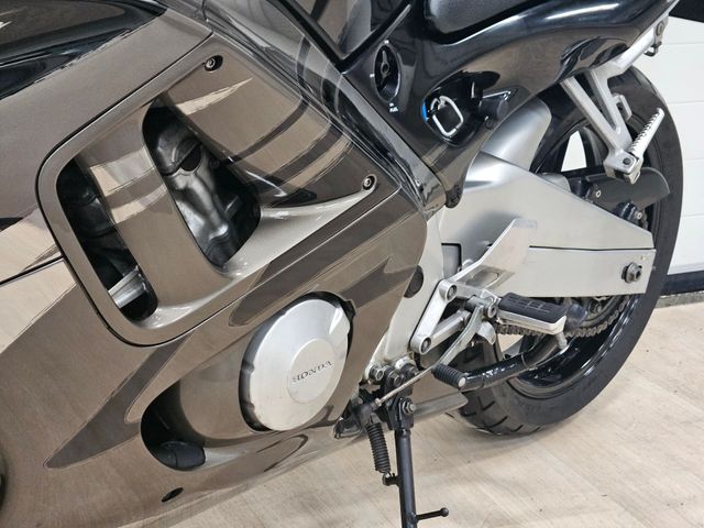 honda - cbr-600-f