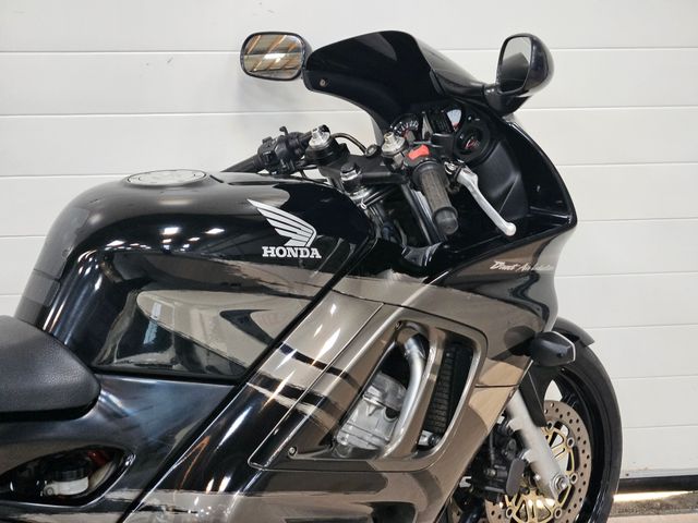 honda - cbr-600-f