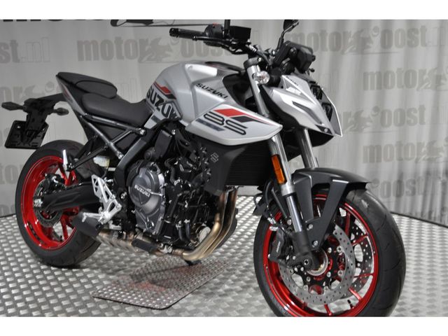 suzuki - gsx-8s