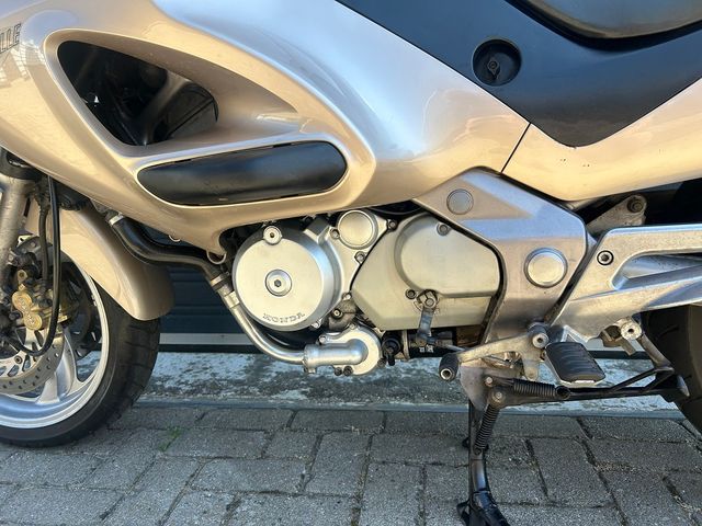 honda - nt-650-v-deauville
