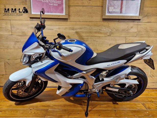 suzuki - sfv-650-gladius