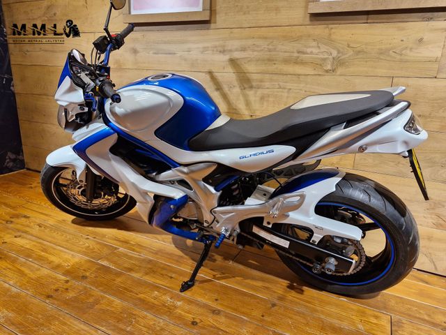 suzuki - sfv-650-gladius