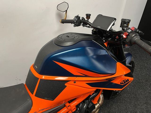 ktm - 1290-super-duke-r