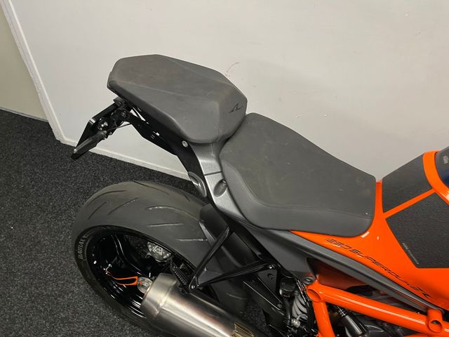 ktm - 1290-super-duke-r
