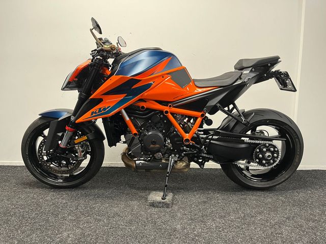 ktm - 1290-super-duke-r