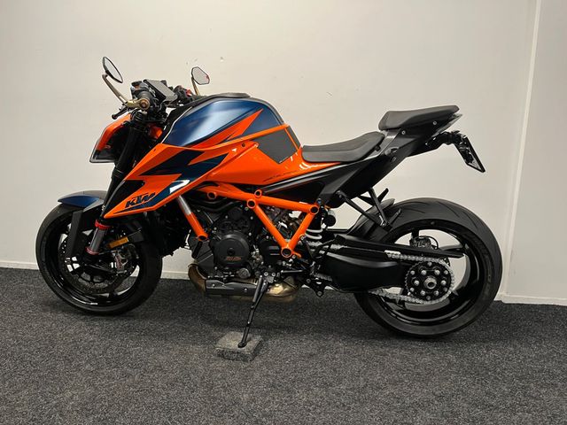 ktm - 1290-super-duke-r