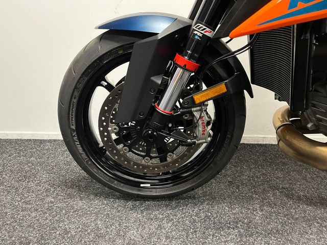 ktm - 1290-super-duke-r