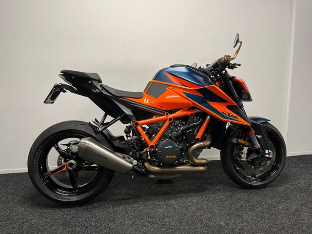 ktm - 1290-super-duke-r
