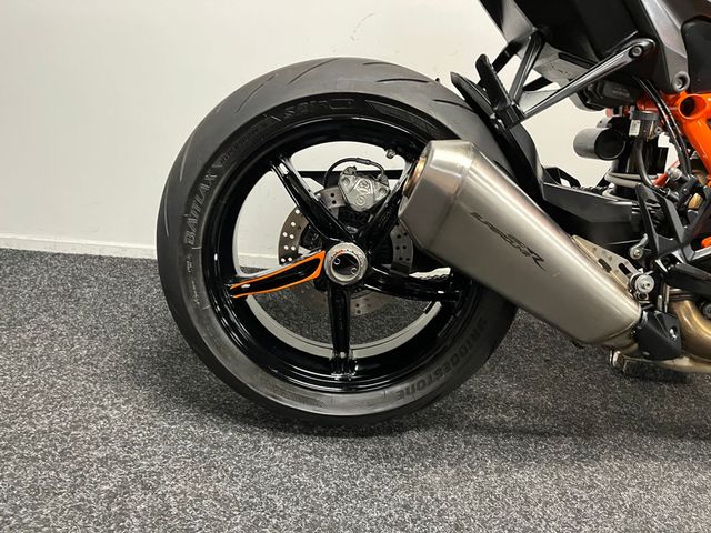 ktm - 1290-super-duke-r