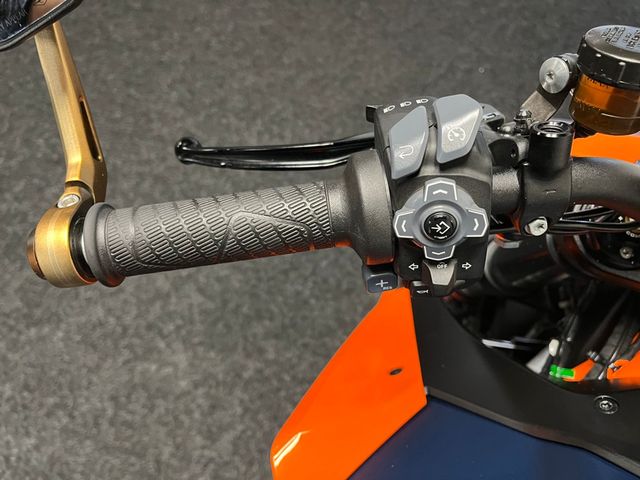 ktm - 1290-super-duke-r