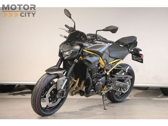 kawasaki - z900