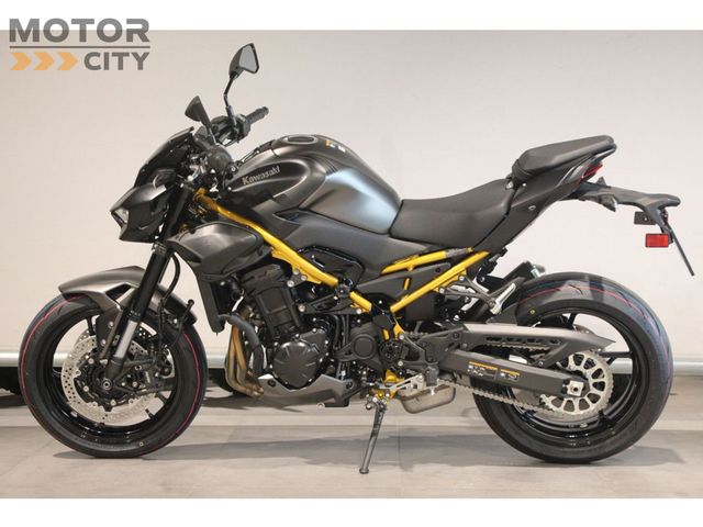 kawasaki - z900