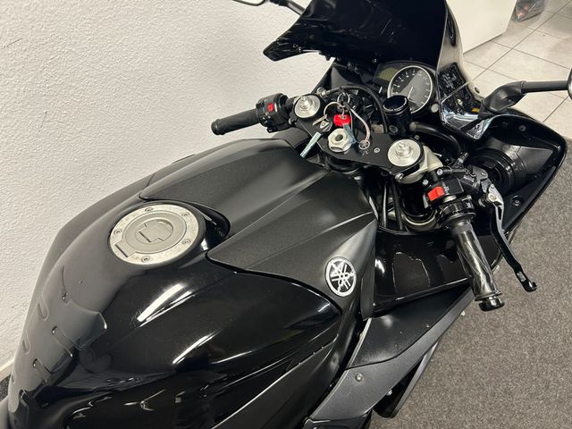 yamaha - yzf-r1