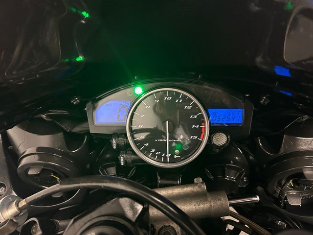 yamaha - yzf-r1