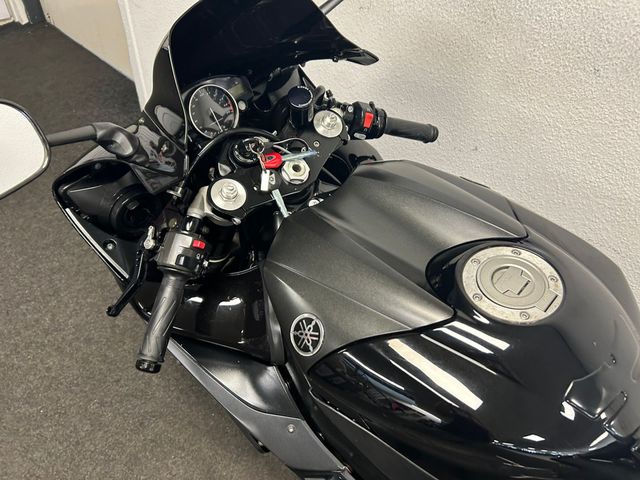 yamaha - yzf-r1