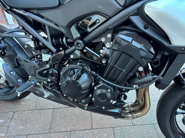 kawasaki - z900