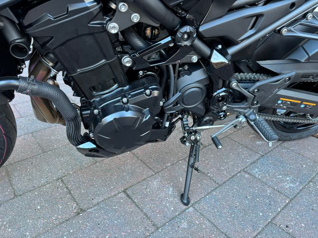 kawasaki - z900