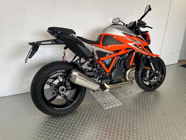 ktm - 1290-super-duke-r