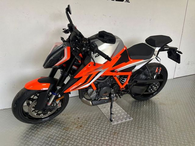 ktm - 1290-super-duke-r