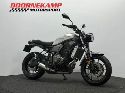 YAMAHA XSR 700 ABS – foto 2