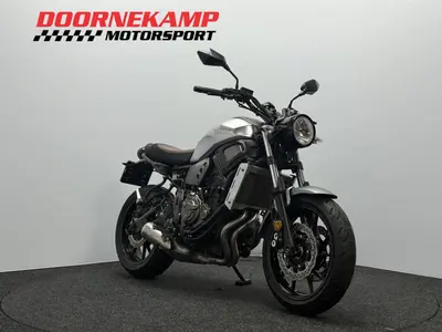 YAMAHA XSR 700 ABS – foto 3