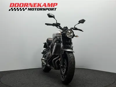 YAMAHA XSR 700 ABS – foto 4