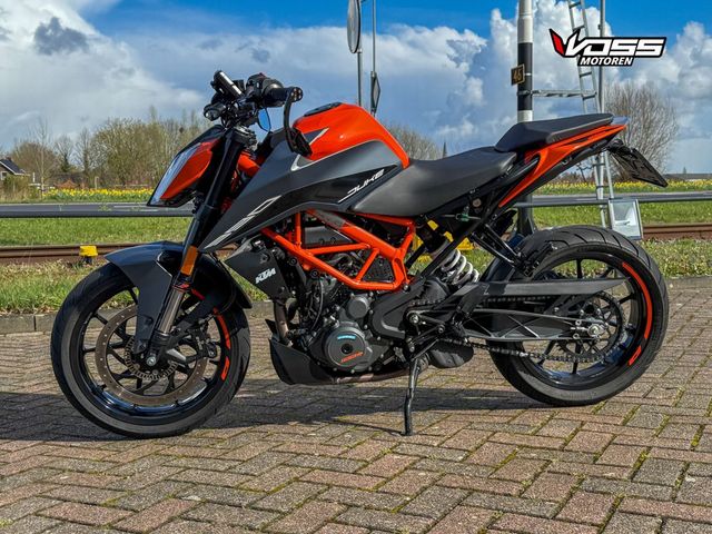 ktm - 390-duke