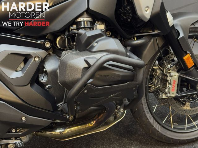 bmw - r-1300-gs-triple-black