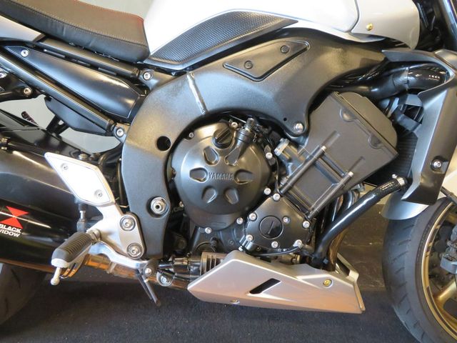 yamaha - fz-1