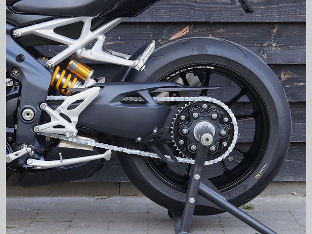triumph - speed-triple-1200-rs