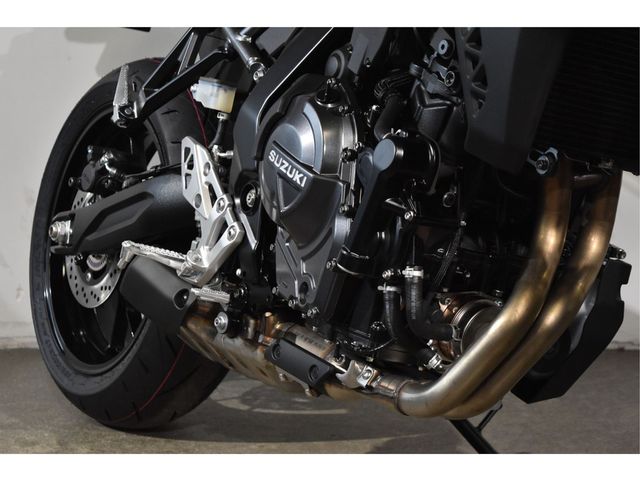 suzuki - gsx-8s