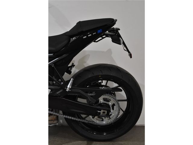 suzuki - gsx-8s