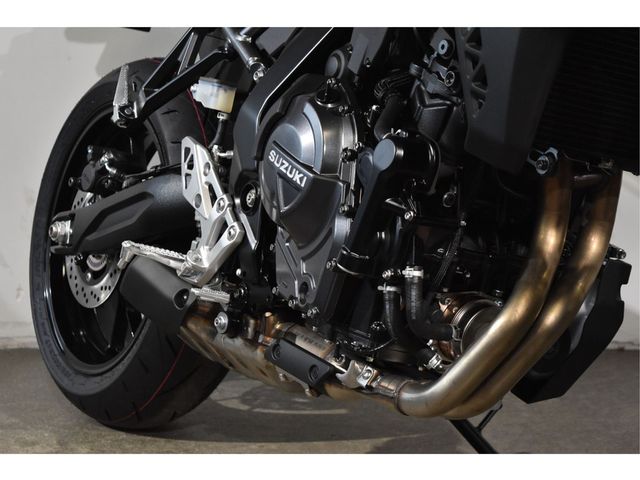 suzuki - gsx-8s