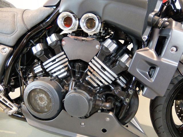 yamaha - vmax