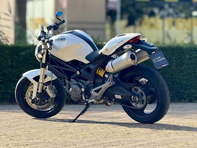ducati - monster-696