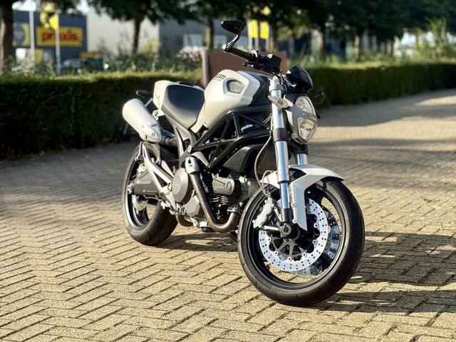 ducati - monster-696