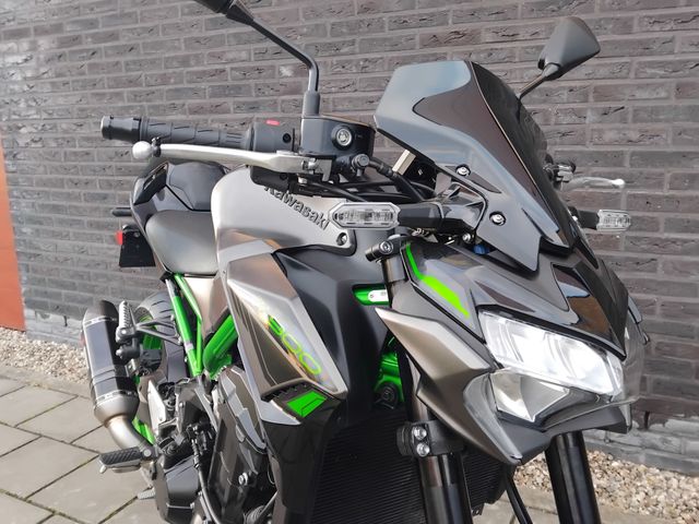 kawasaki - z900