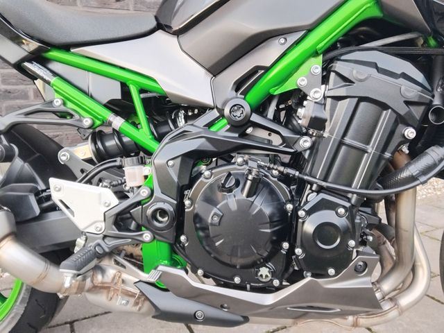 kawasaki - z900