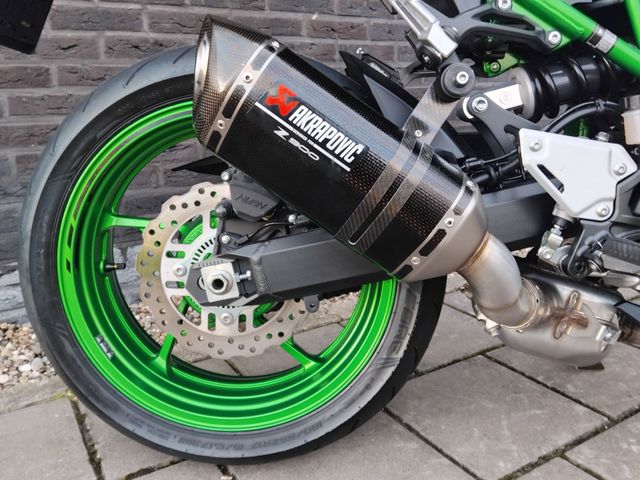 kawasaki - z900