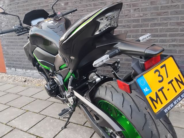 kawasaki - z900